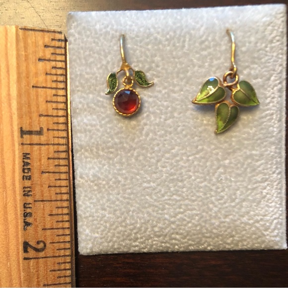 NEW Enamel Leaf Earrings 14K Yellow Gold Plated - Picture 2 of 2